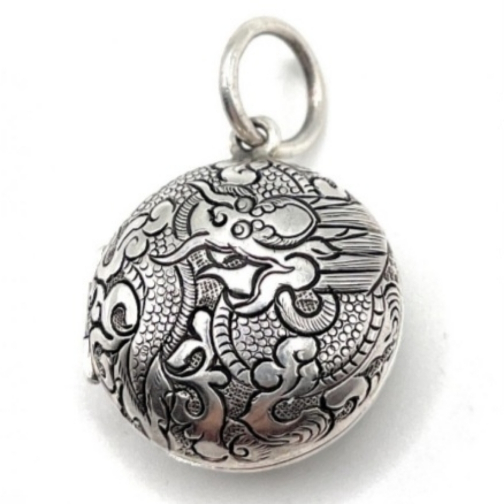 Rare Vintage Silpada Sterling Silver Etched Dragon Locket Pendant - Picture 4 of 15